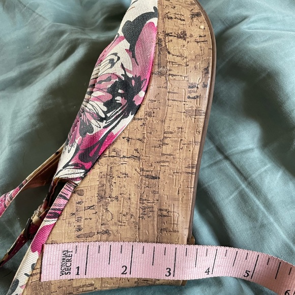 Ana flowered print wedges size 6.5 - Picture 6 of 7